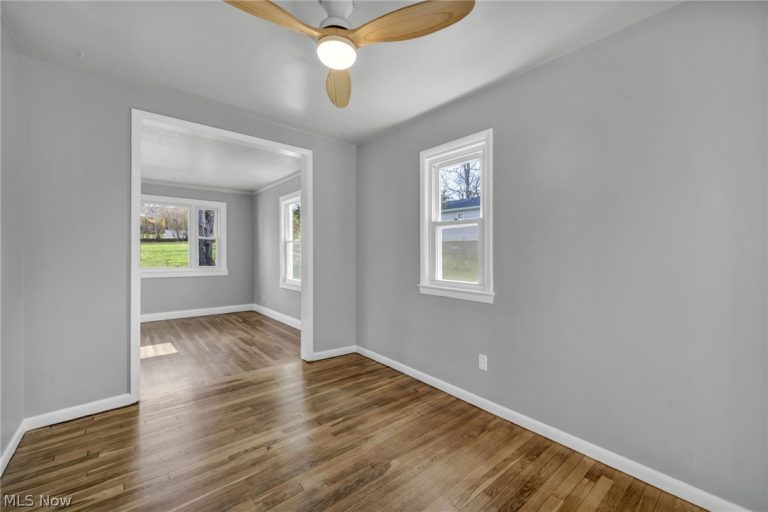 12316 Upper Sunset Drive, Garfield Heights, OH - Photo 6