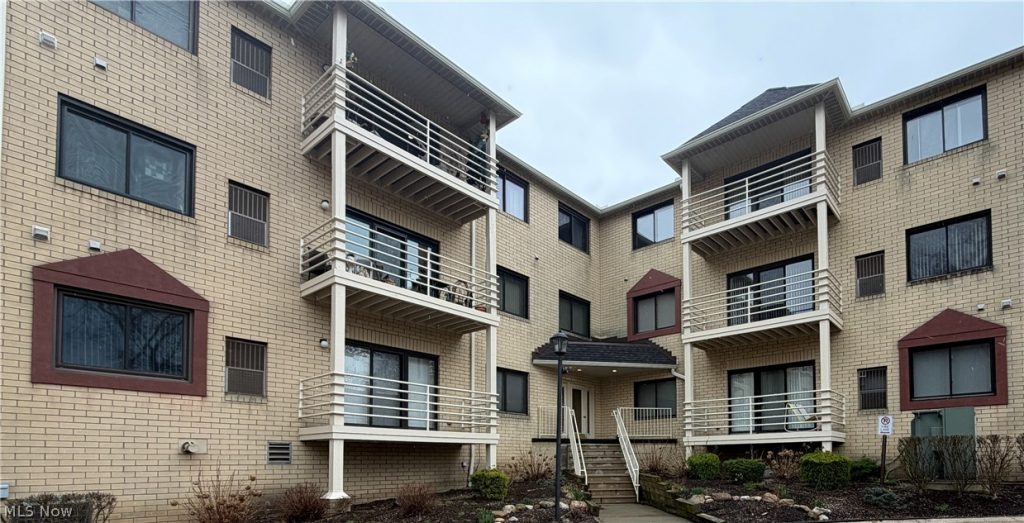 19510 Lorain Road #206, Fairview Park, OH