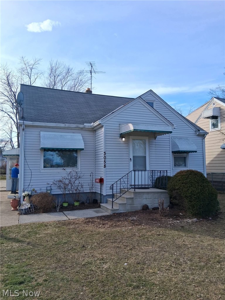 3058 Dayton Avenue, Lorain, OH - Photo 2