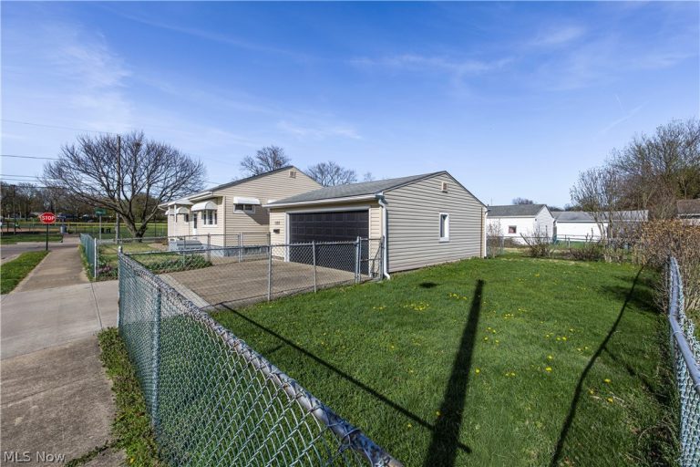 1132 Battles Avenue, Akron, OH - Photo 4