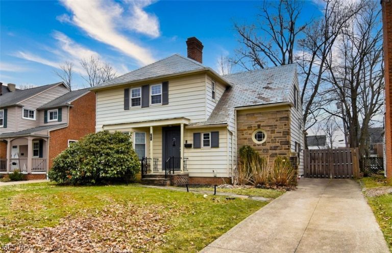 3677 Stoer Road, Shaker Heights, OH, 44122