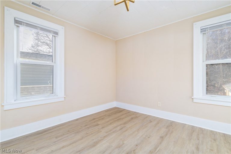 263 Hollywood Boulevard, Steubenville, OH - Photo 8