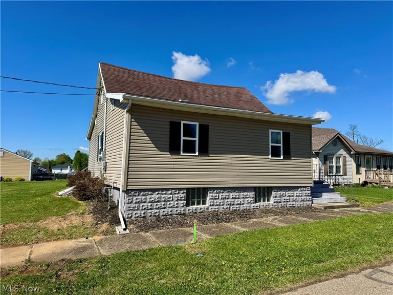 308 Chestnut Street, Gnadenhutten, OH - Photo 3