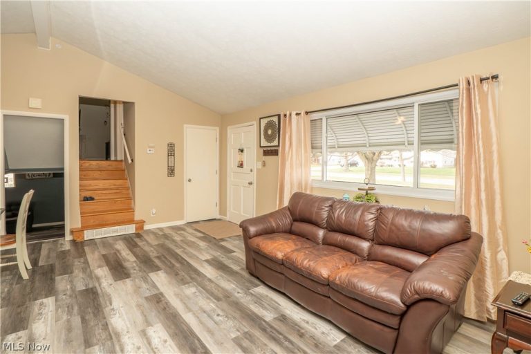 5619 Meadow Lane, Bedford, OH - Photo 5