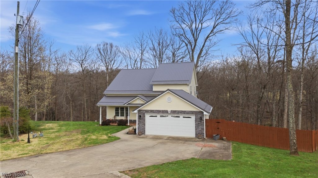 40 Cory Drive, Parkersburg, WV