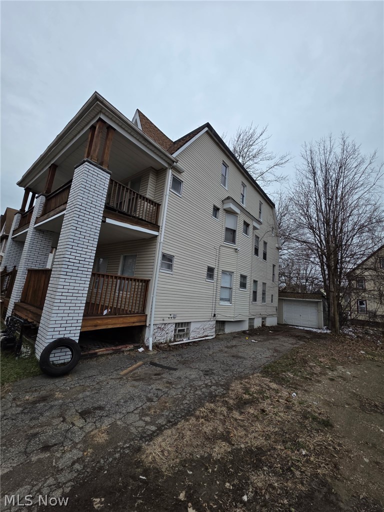 10117 Somerset Avenue, Cleveland, OH - Photo 2