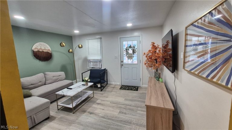 2110 Willey Avenue, Cleveland, OH - Photo 4