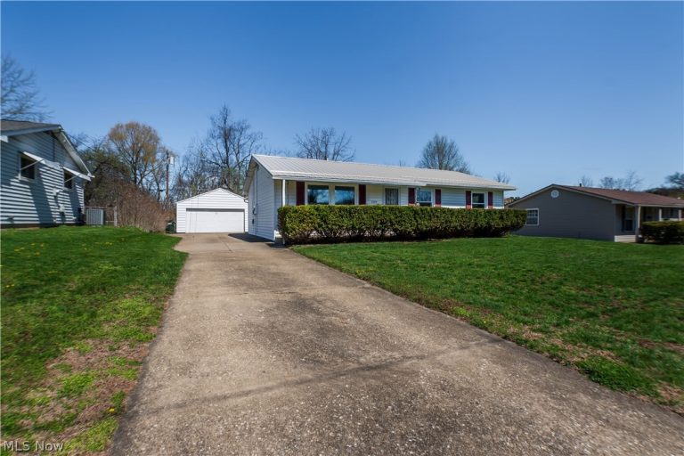 1993 Kelsey Drive, Cuyahoga Falls, OH, 44221