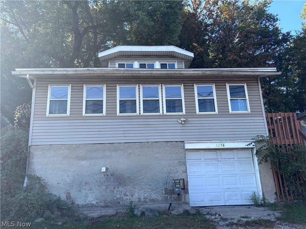 2258 Mogadore Road, Akron, OH