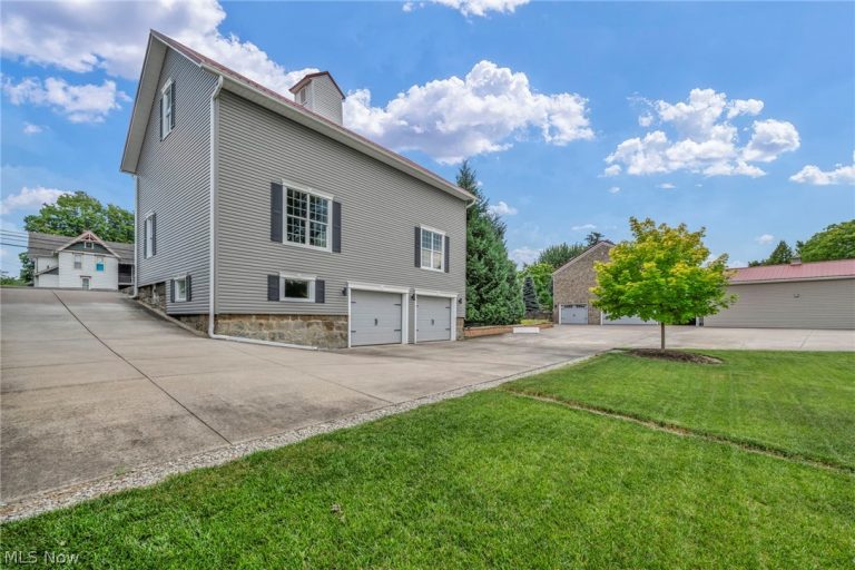 45002 Middle Ridge Road, Amherst, OH - Photo 5