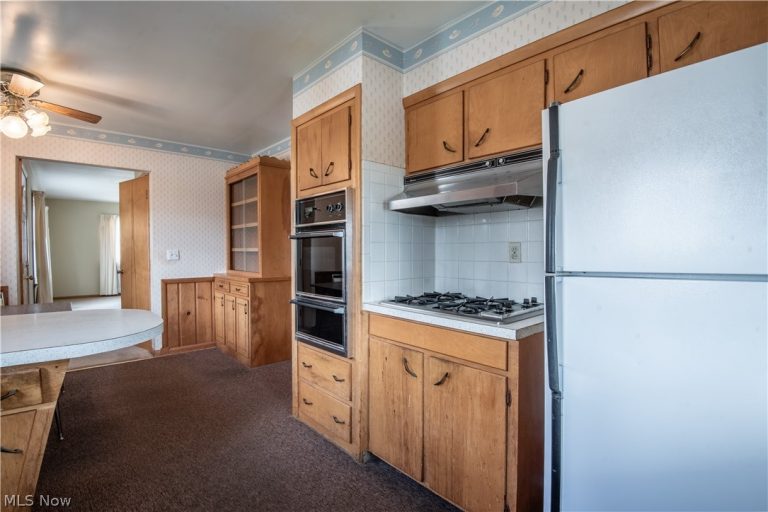 483 Hillman Road, Akron, OH - Photo 5