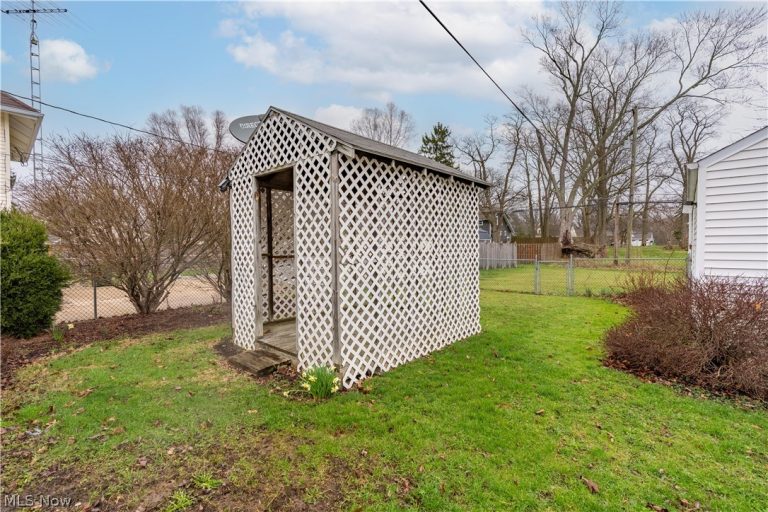 2120 Blenheim Avenue, Alliance, OH - Photo 4