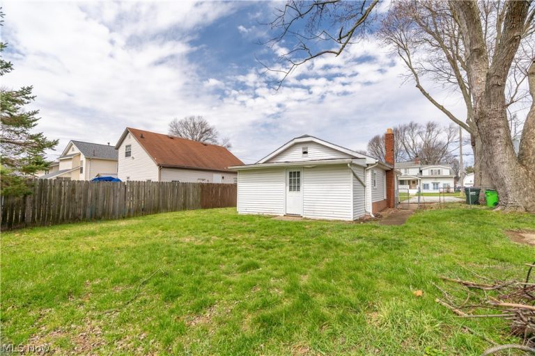 3736 Louise Street, Mogadore, OH - Photo 3