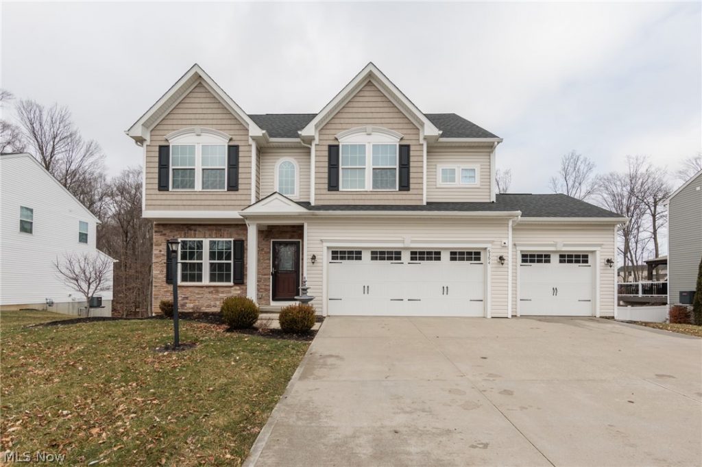 6394 Hooper Drive, Medina, OH