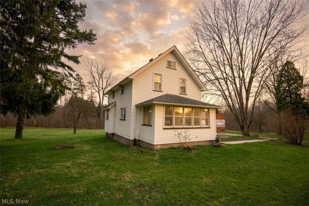 2816 Hoagland Blackstub Road, Cortland, OH