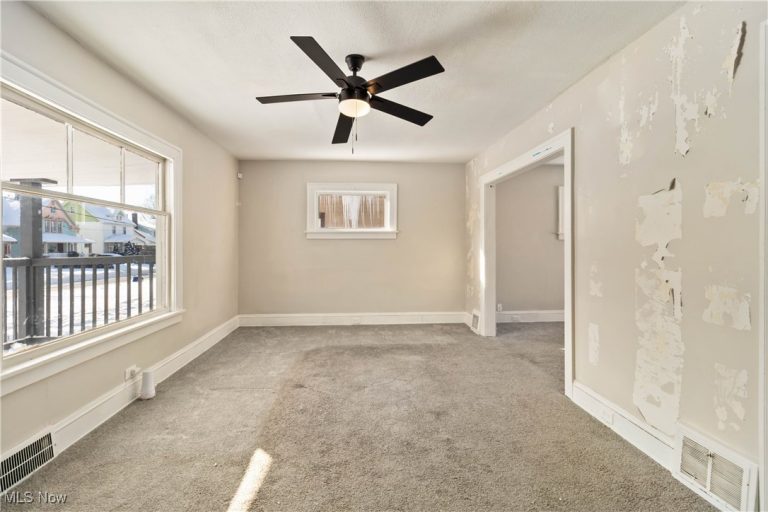 13409 Bartlett Avenue, Cleveland, OH - Photo 8