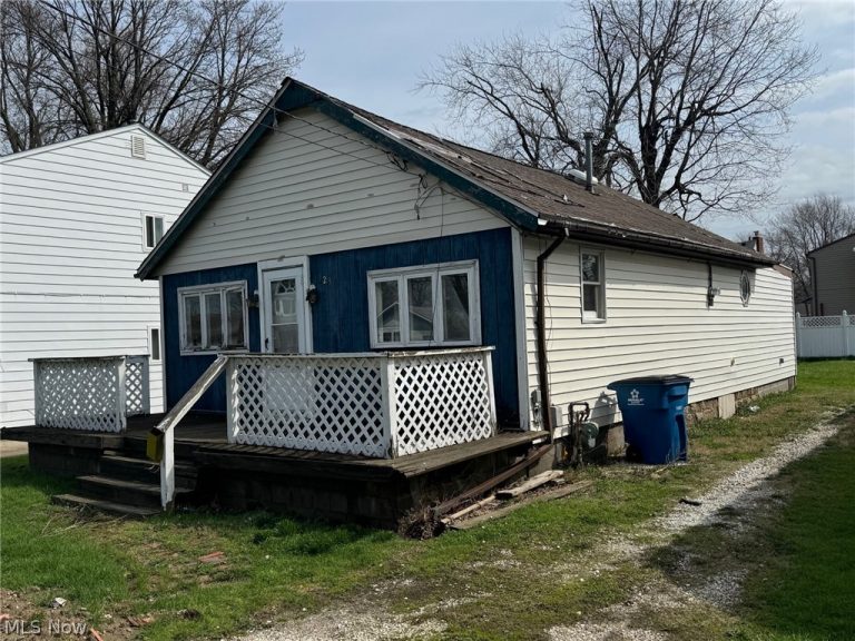 1231 346th Street, Eastlake, OH - Photo 3