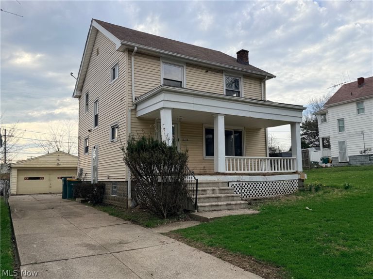 5328 Vine Street, Maple Heights, OH - Photo 2