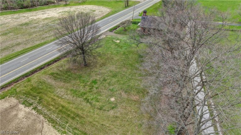 Main Avenue, Navarre, OH - Photo 2