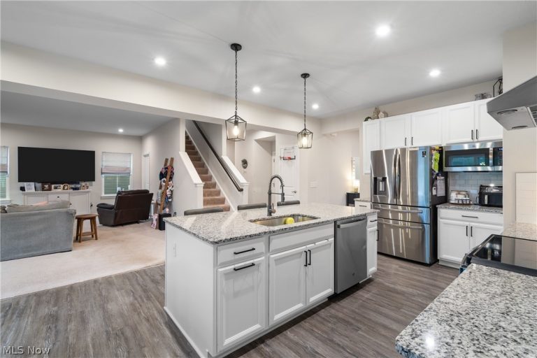 2277 Orchard Circle, Ravenna, OH - Photo 8