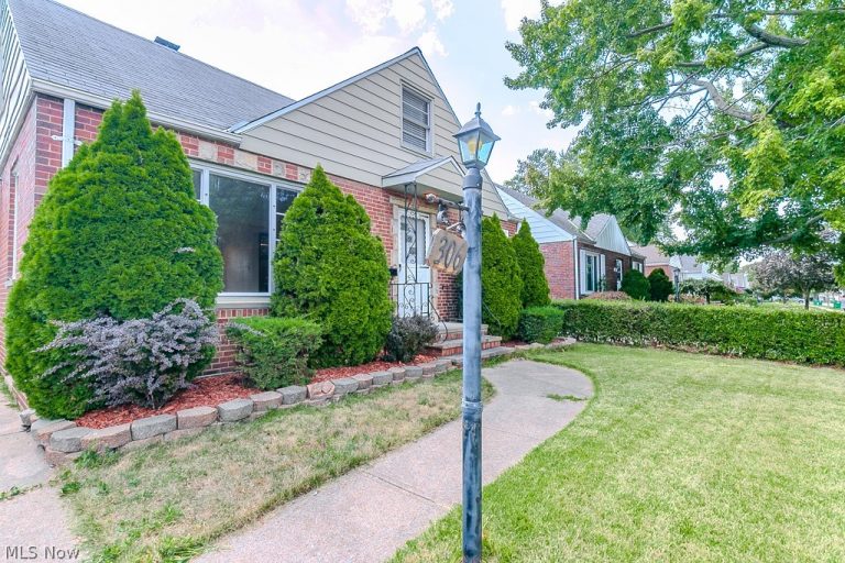 306 323rd Street, Willowick, OH - Photo 3