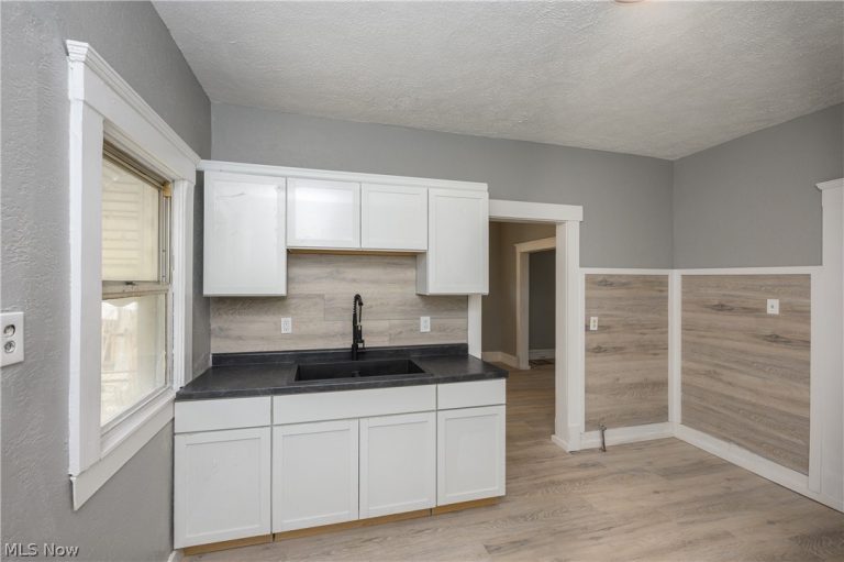 686 92nd Street, Cleveland, OH - Photo 6