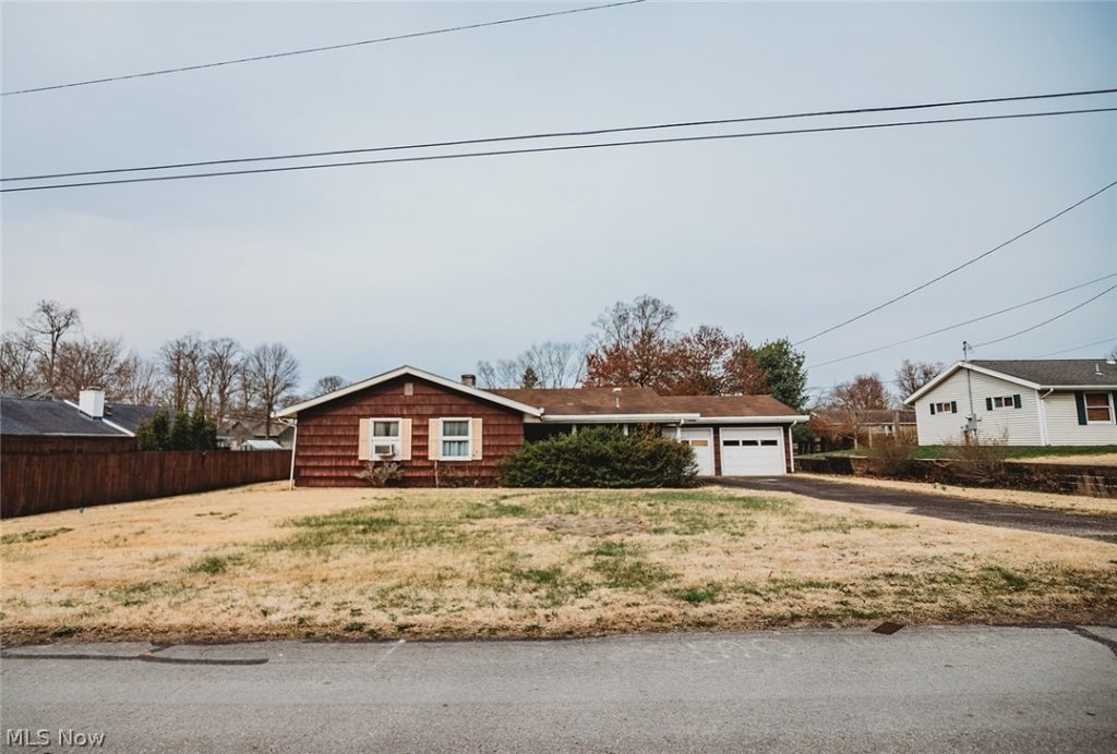 203 Clark Drive, Marietta, OH