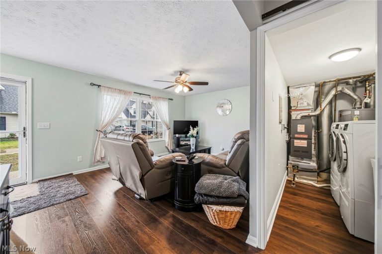 7290 Scottsdale Circle, Mentor, OH - Photo 5