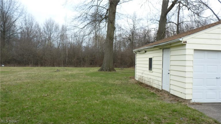 1010 Burlington Street, Youngstown, OH - Photo 5