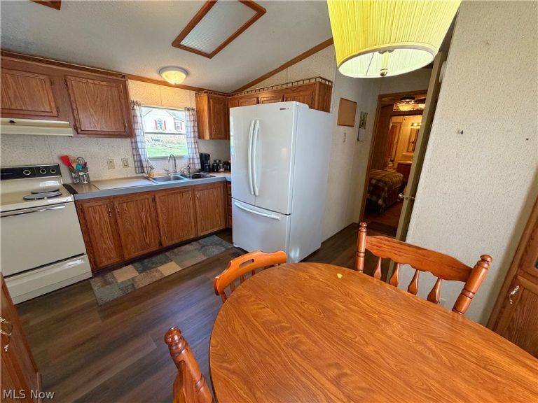 54290 Pipe Creek Road, Jacobsburg, OH - Photo 3
