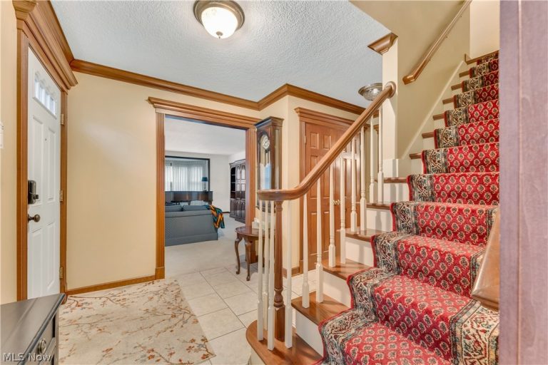 190 Chapel Lane, Canfield, OH - Photo 5
