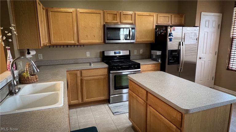 239 Woodhaven Drive, Copley, OH - Photo 3