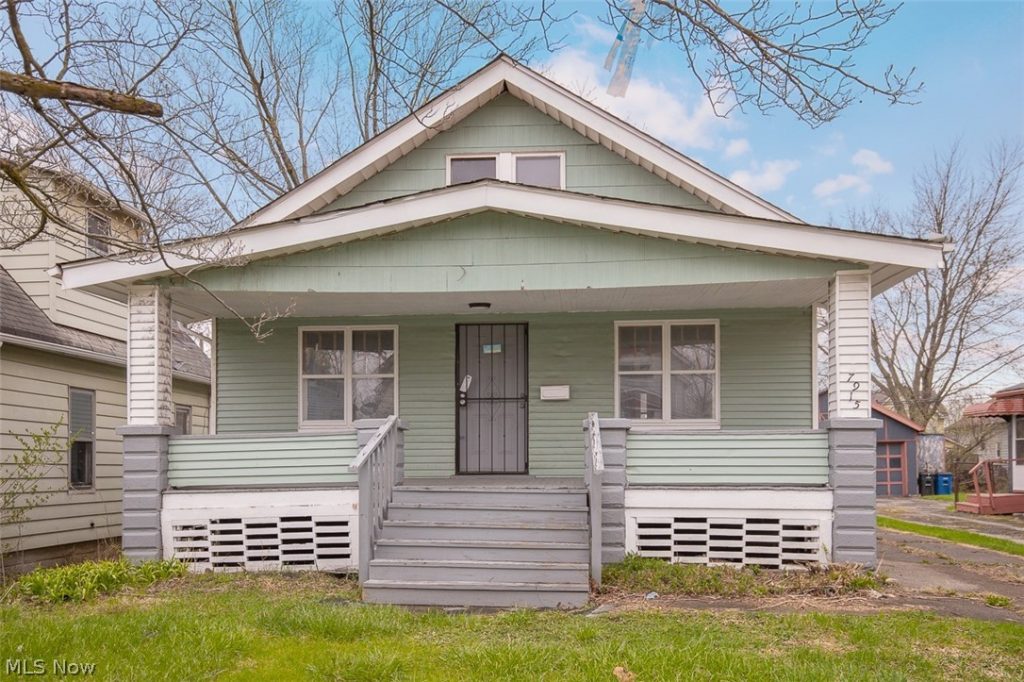 7915 Vineyard Avenue, Cleveland, OH