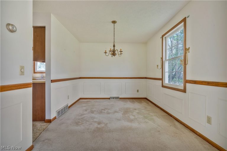 8054 Fox Run Avenue, North Canton, OH - Photo 4