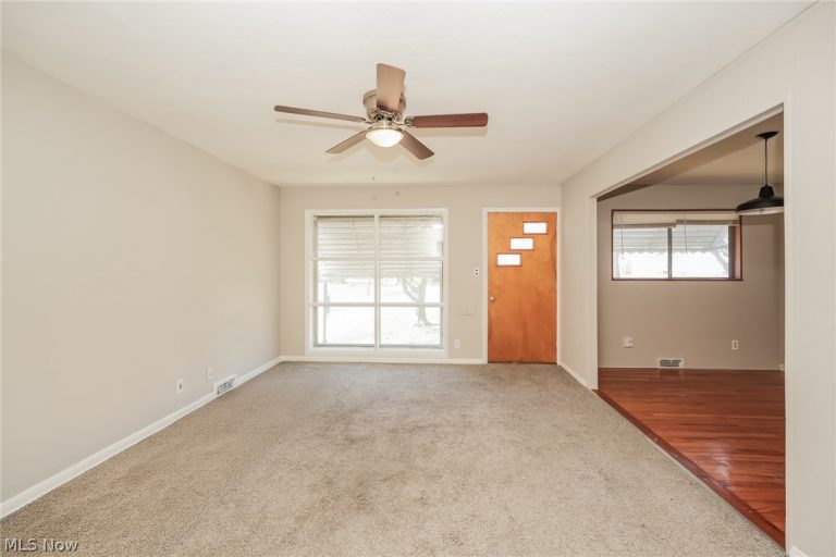 6045 Dunham Road, Maple Heights, OH - Photo 4