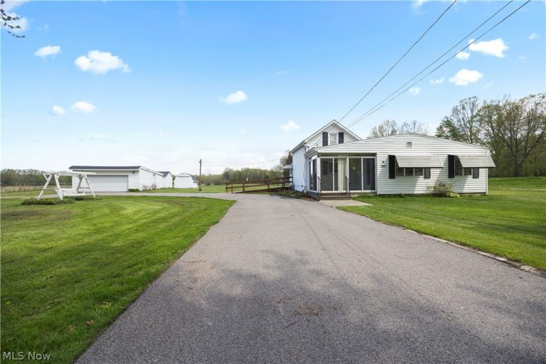 203 Annis Road, South Amherst, OH - Photo 2