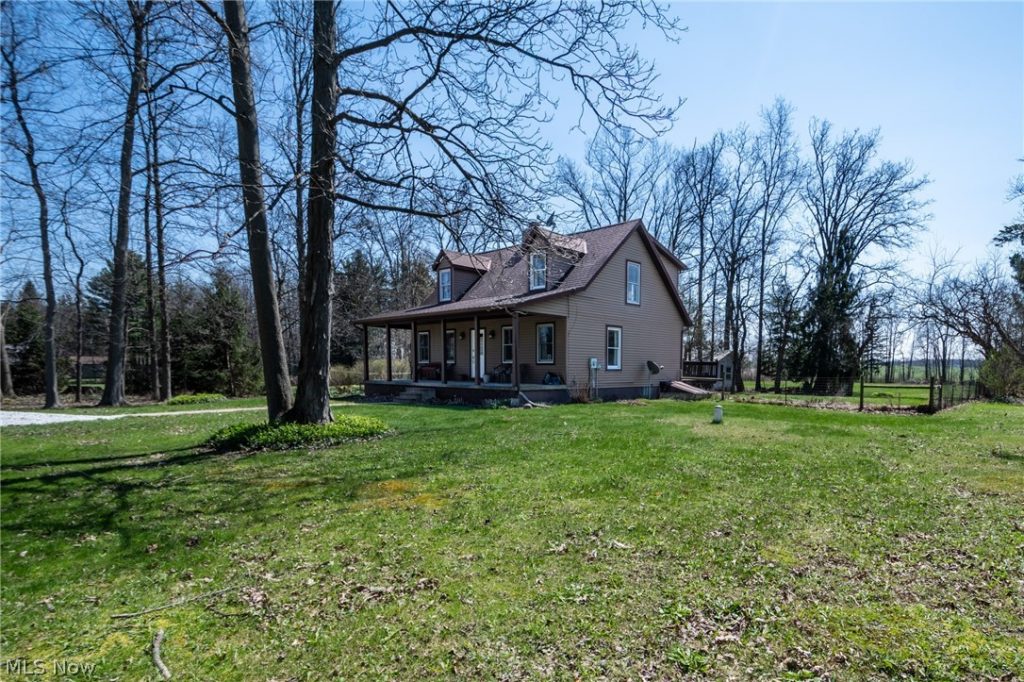 14027 Mayfield Road, Huntsburg, OH