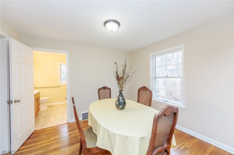 4037 Monticello Boulevard, Cleveland Heights, OH - Photo 8