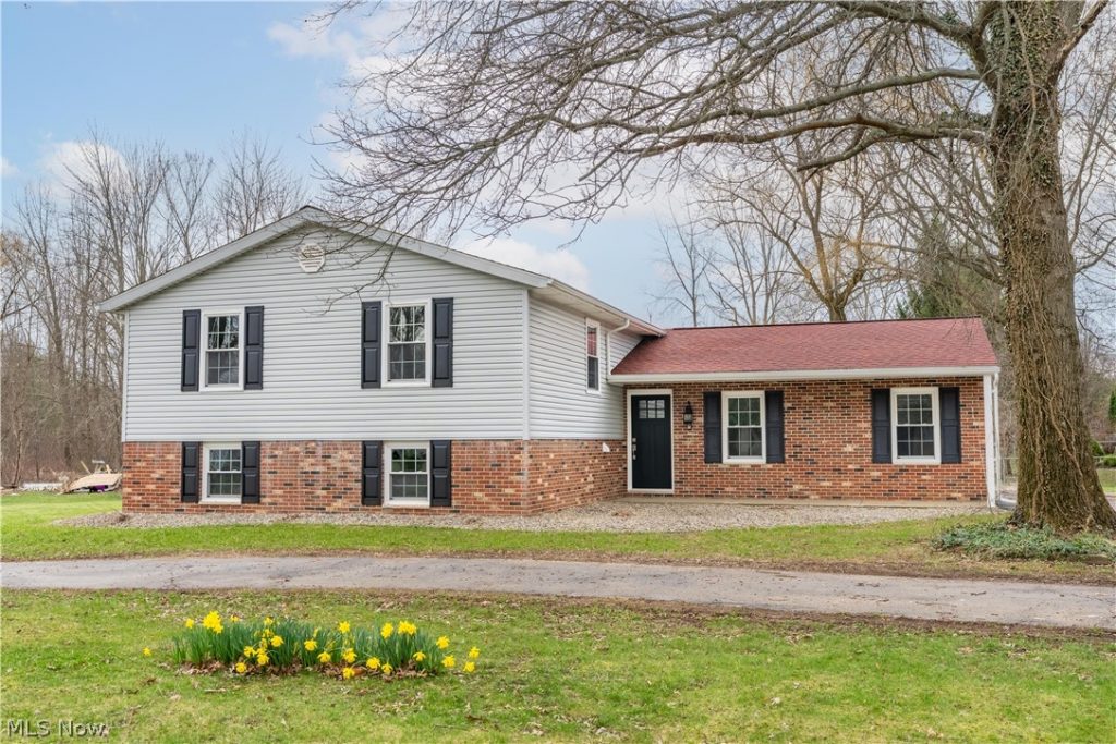 6518 Lorraine Avenue, Massillon, OH