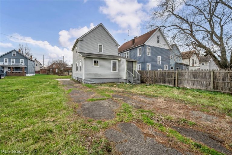 7909 Goodman Avenue, Cleveland, OH - Photo 8