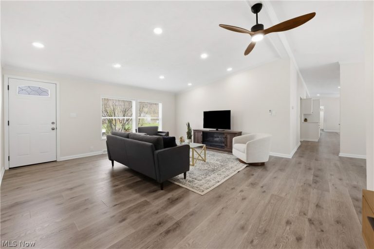 2806 Pomatan Avenue, Akron, OH - Photo 5