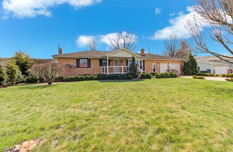 22755 Mayfair Avenue, Minerva, OH - Photo 2