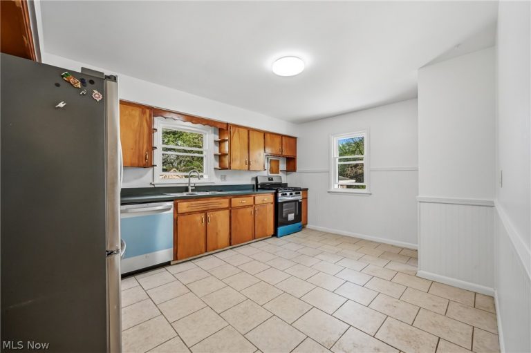 5059 Kuszmaul, Warren, OH - Photo 2