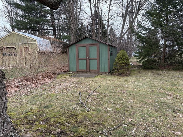 2265 Country Club Drive, Wickliffe, OH - Photo 3
