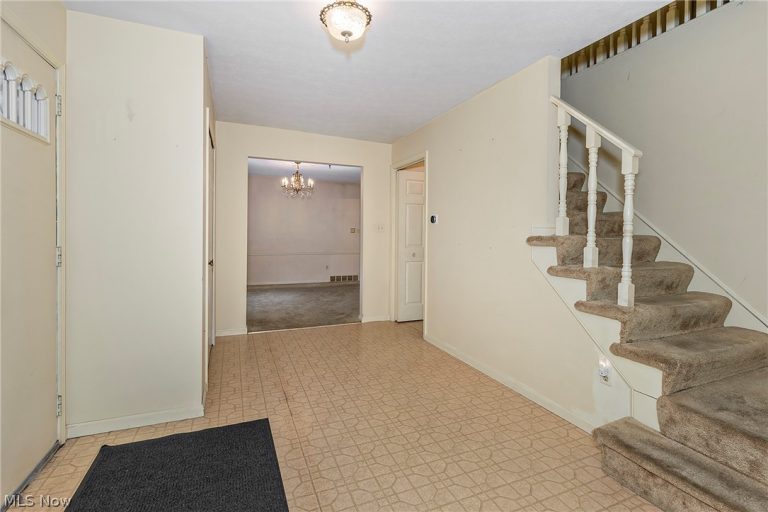 692 Davidson Drive, Highland Heights, OH - Photo 2