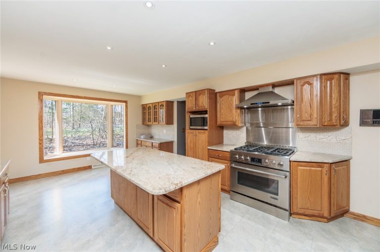 45 River Road, Hinckley, OH - Photo 3