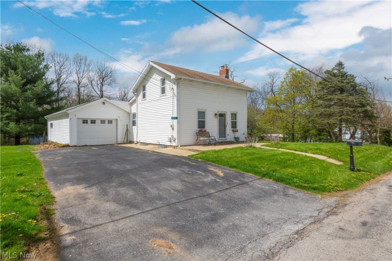 10716 Green Road, Wakeman, OH - Photo 2