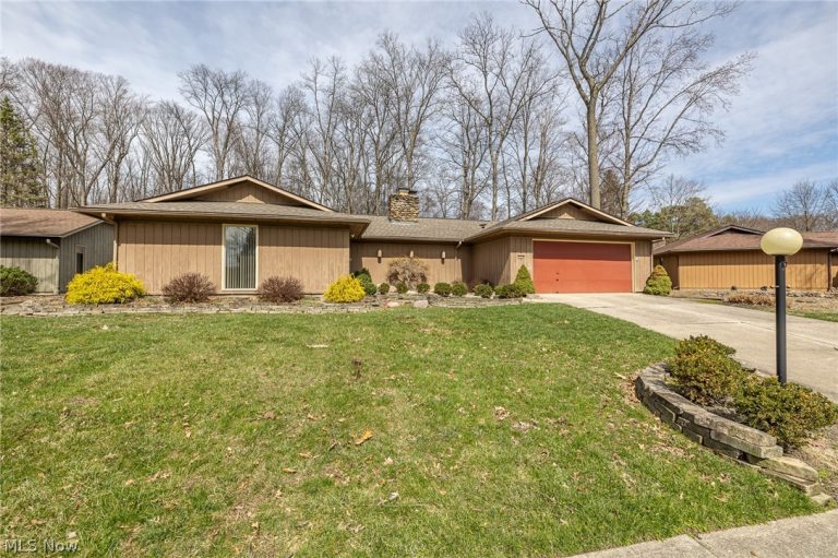 17338 Ridge Creek Road, Strongsville, OH - Photo 3