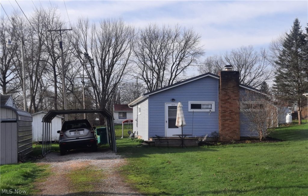 7014 Pymatuning Lake Road, Andover, OH