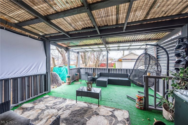 15301 Daniel Avenue, Cleveland, OH - Photo 8